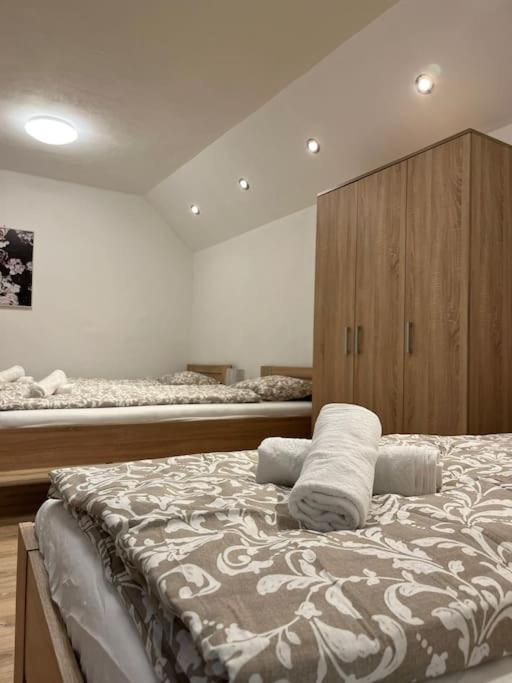 Bada Bing Plaza Apartment บราติสลาวา ภายนอก รูปภาพ