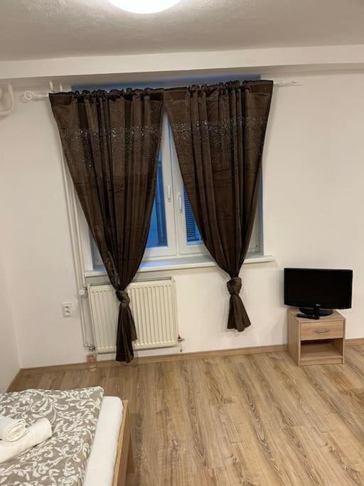 Bada Bing Plaza Apartment บราติสลาวา ภายนอก รูปภาพ